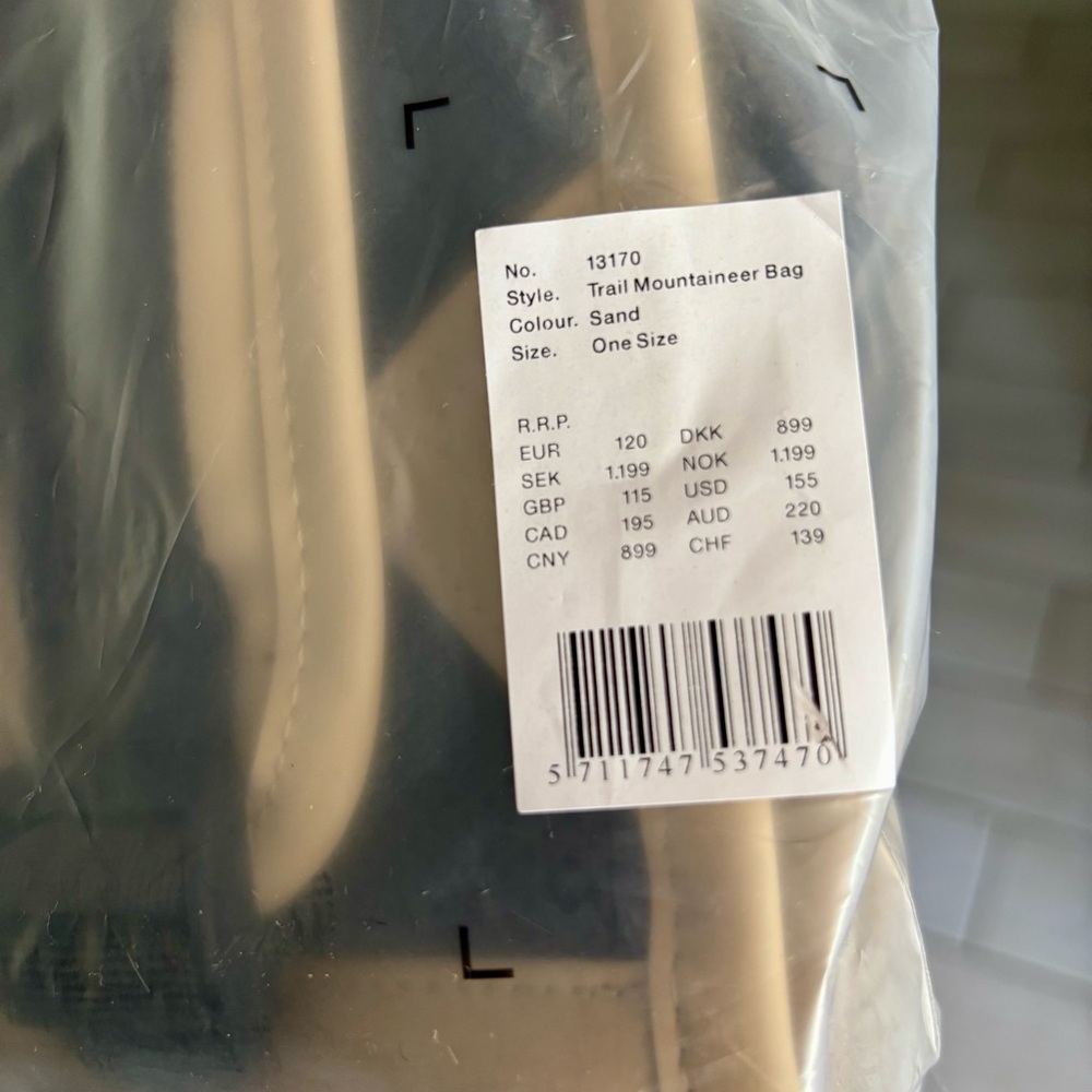 RAINS Trail Mountaineer Backpack Unisex Bag Sand NEW - Picture 4 of 6